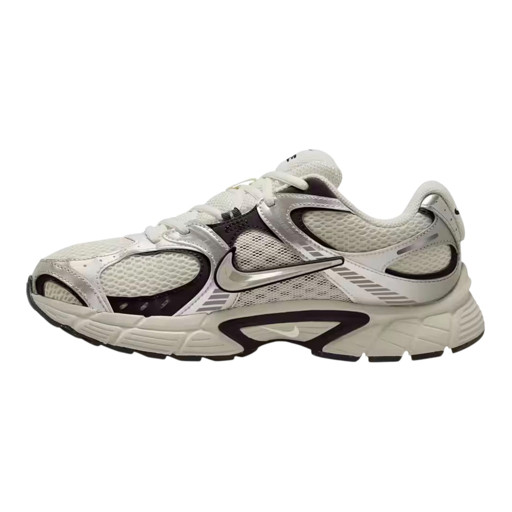 Nike V5 RNR Sneakers Size EU40